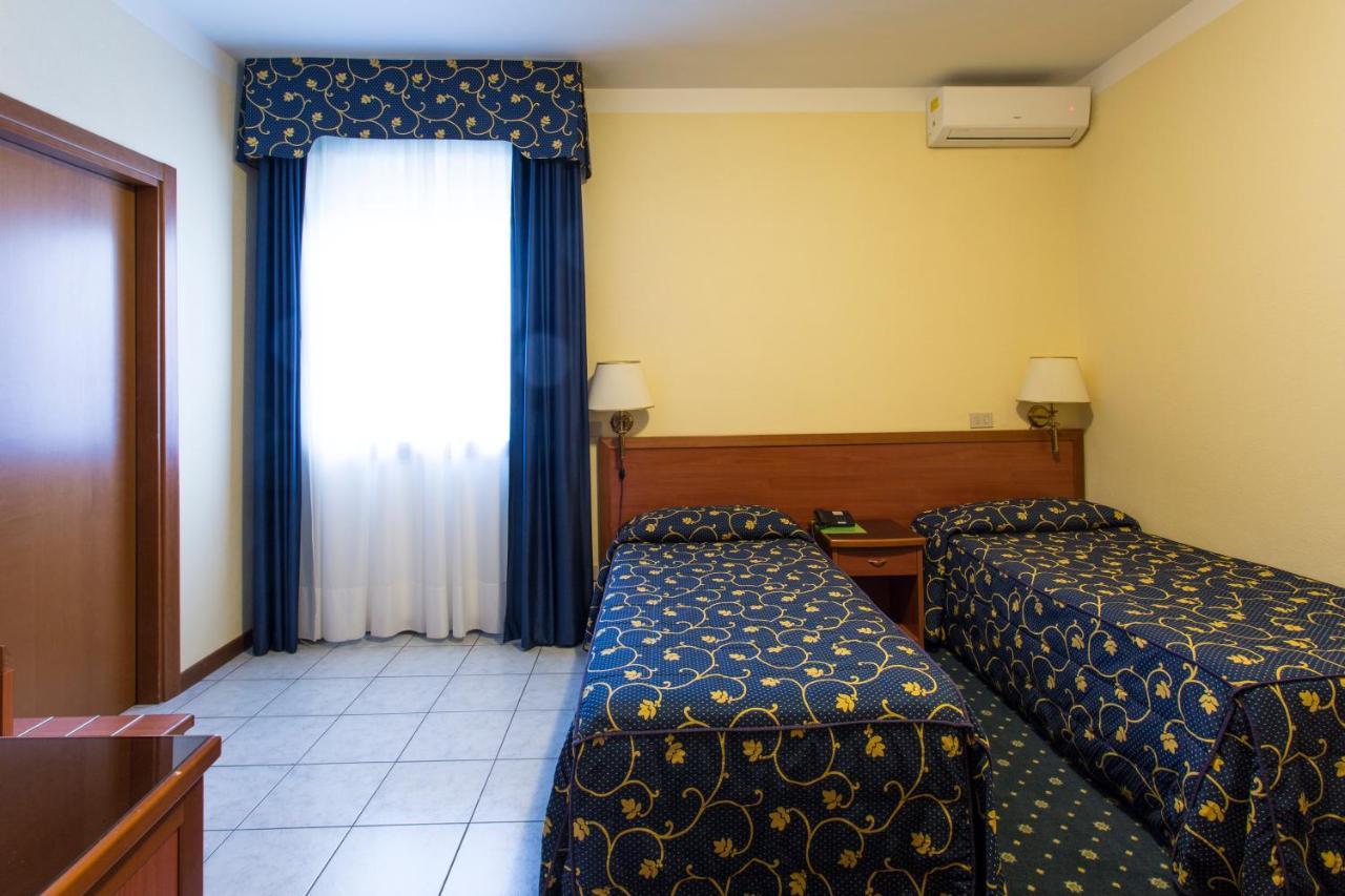 Hotel Ristorante Paladini Καρίζιο Εξωτερικό φωτογραφία